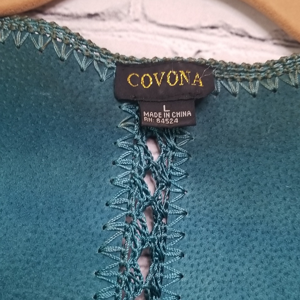 Covona women's Blue/green Leather vest w/crochet trim Size Large GUC - Picture 2 of 3